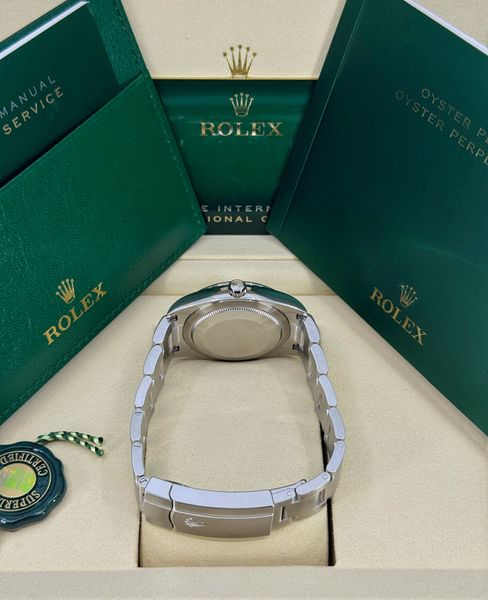 Rolex Oyster Perpetual 124200